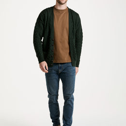 Cardigan Aran en laine mérinos Clare Island pour homme - Vert