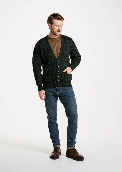 Cardigan Aran en laine mérinos Clare Island pour homme - Vert