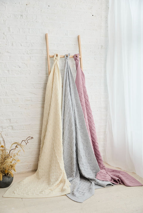 Rós Aran Box Supersoft Merino Throw - Cream