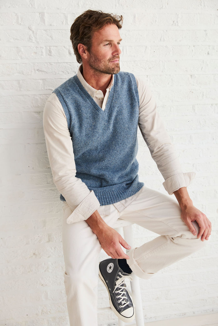 Gilet col V à nervures Aran pour homme Roonagh - Bleu