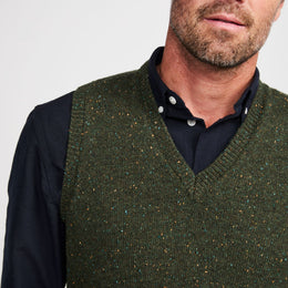 Roonagh Men's Aran Nepped V-Neck Vest - Green