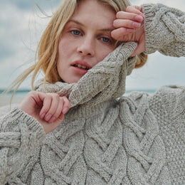 Pull Aran torsadé pour femme Kinsale - Avoine