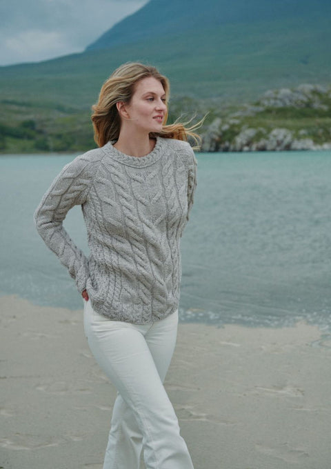 Pull torsadé Aran pour femme Listowel - Avoine