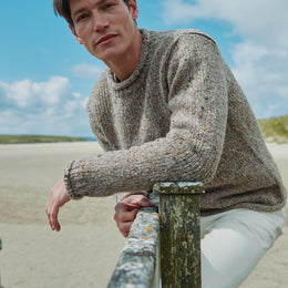 Pull col roulé en tweed Raheen pour homme - Avoine