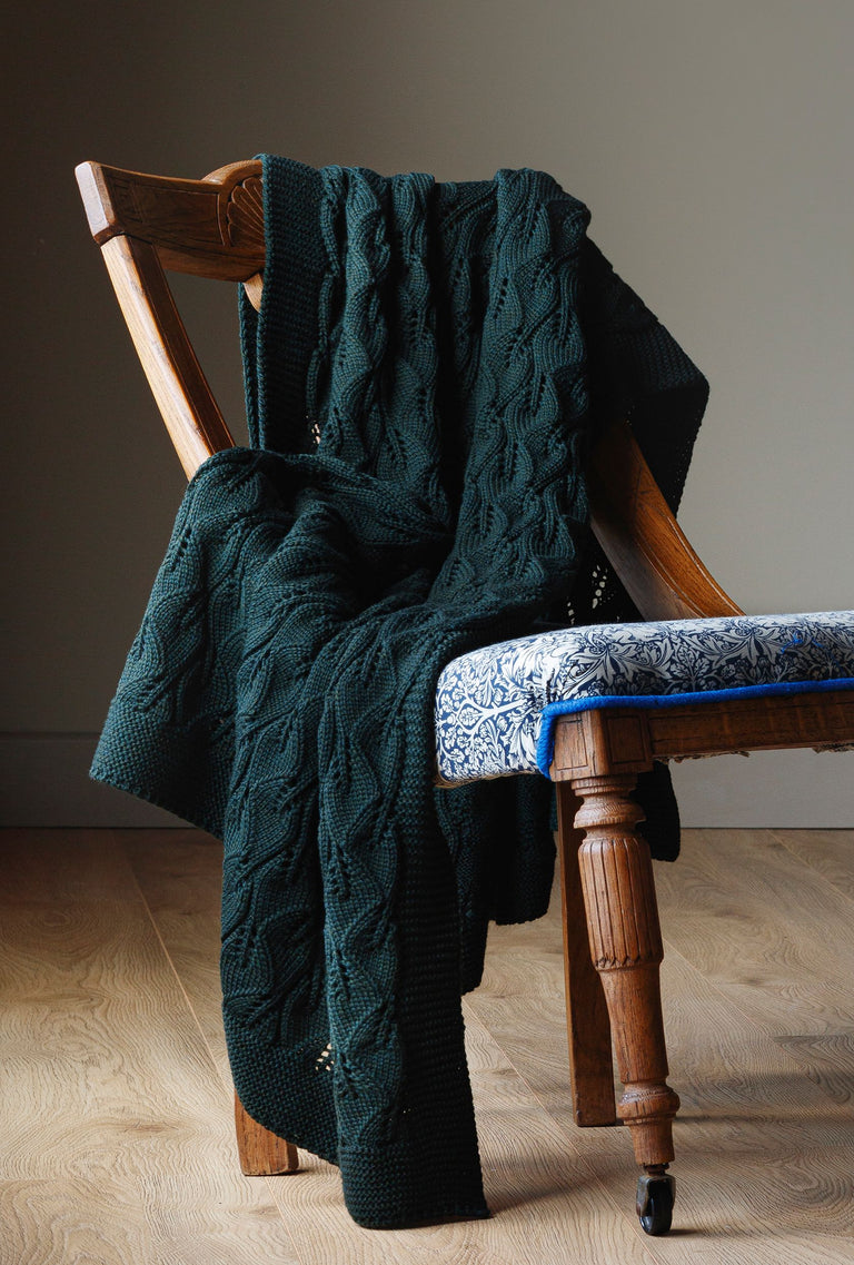 Líle Lace Leaves Supersoft Merino Throw - Green