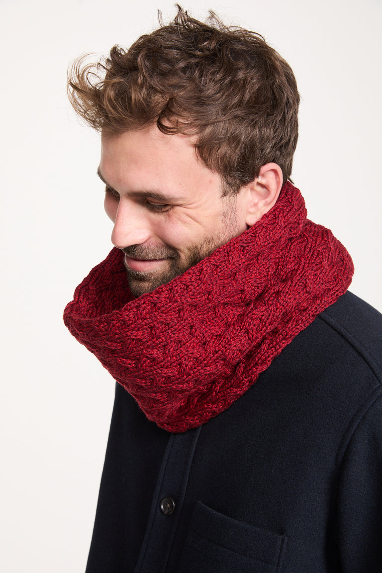 Newport Aran Cable Snood - Rua Red