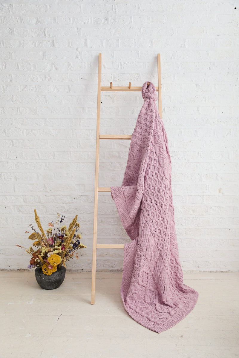 Dugort Aran-Decke mit Honig-, Rauten- und Zopfmuster, Creme