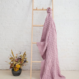 Dugort Aran-Decke mit Honig-, Rauten- und Zopfmuster, Creme