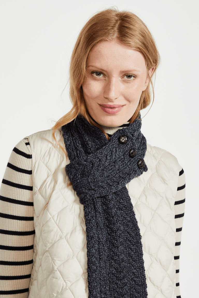 Ballina Aran Loop-Schal mit Knöpfen - Denim