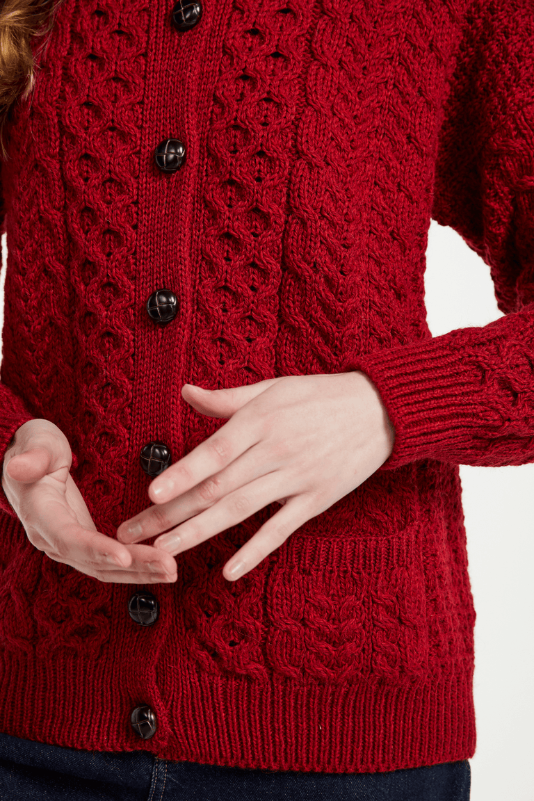 Cardigan Aran en laine mérinos Achill Island pour femme - Rouge
