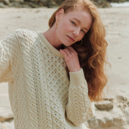 Pull traditionnel mérinos Aran pour femme Inisheer - Crème