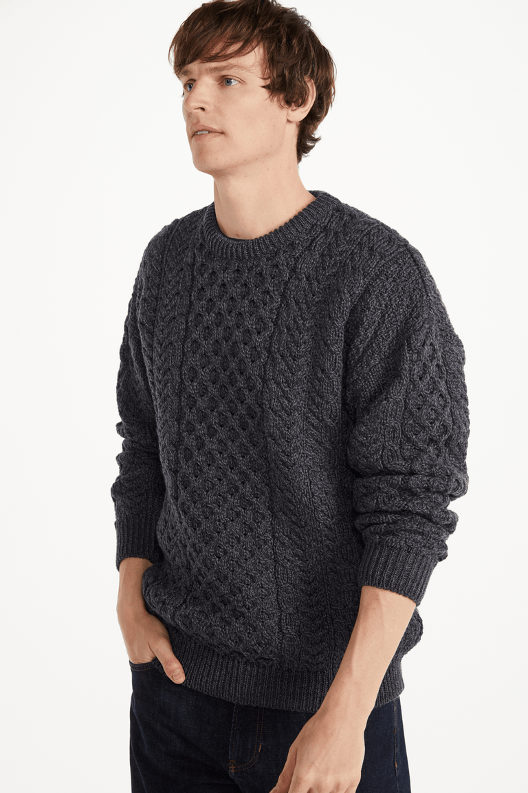Pull Aran traditionnel en laine mérinos Inisheer pour homme - Anthracite