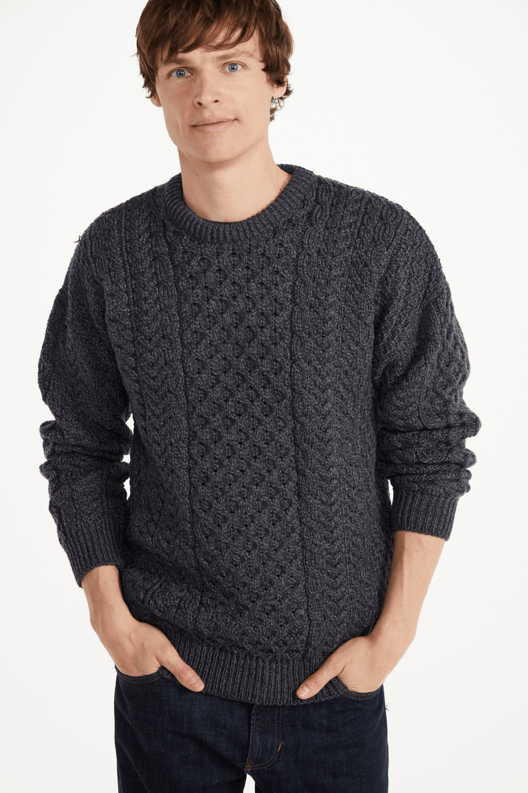 Pull Aran traditionnel en laine mérinos Inisheer pour homme - Anthracite