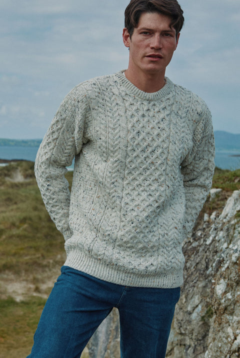 Pull Aran traditionnel pour homme Inisheer - Crème mouchetée