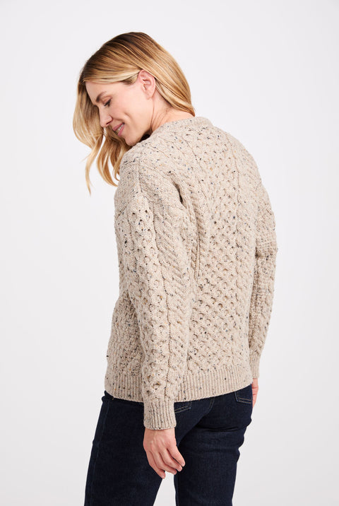 Pull Aran traditionnel pour femme Inishbofin - Avoine mouchetée