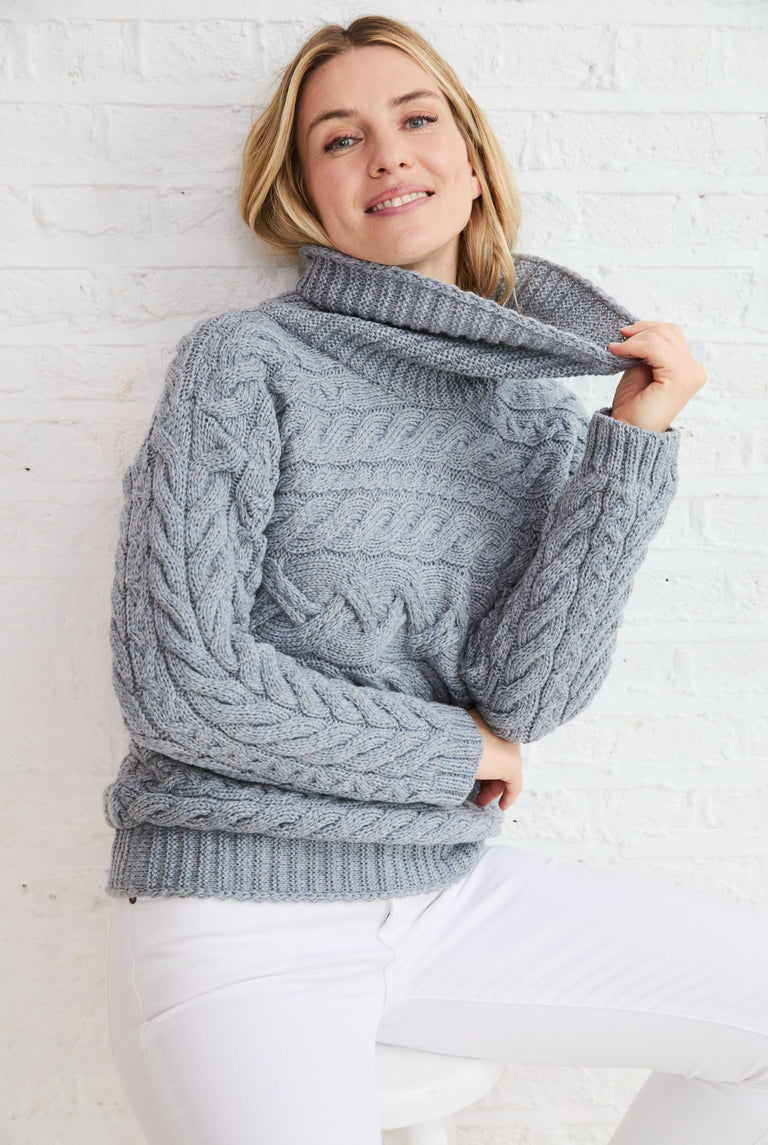 Derreen Aran-Pullover mit horizontalem Zopfmuster - Denim