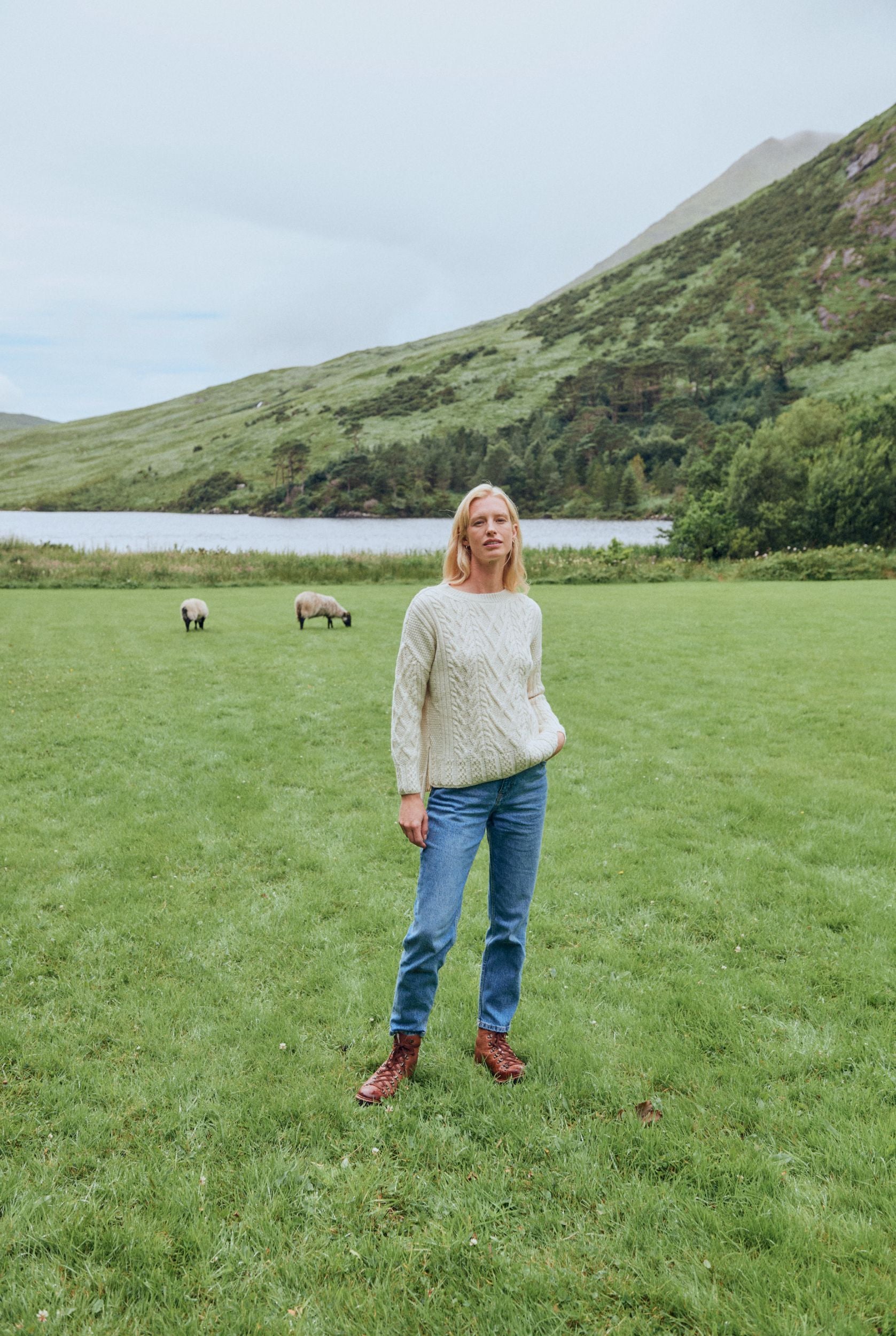 Tully Box Aran Sweater - Cream | Aran Woollen Mills