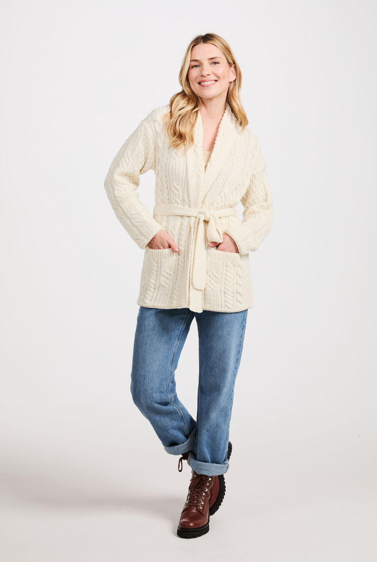 Sheeffry Strickjacke mit Schalkragen und Aran-Muster - Creme