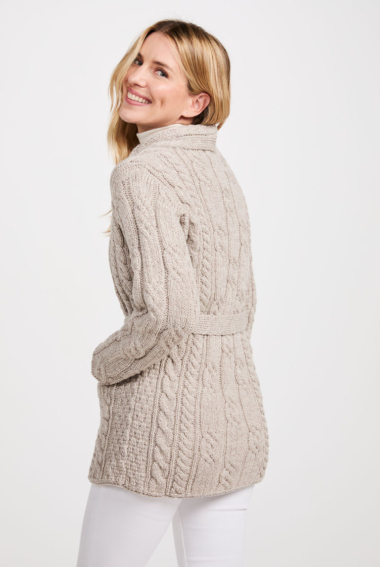 Sheeffry Strickjacke mit Schalkragen und Aran-Muster - Hafer