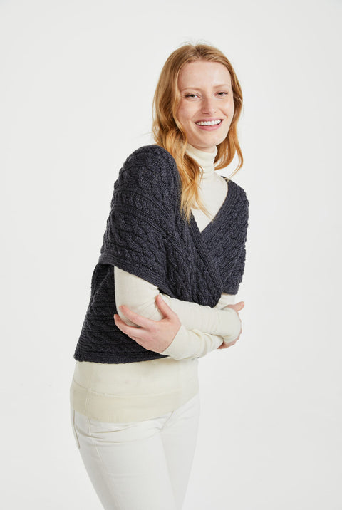 Corrib Crossover Aran Wrap - Grau