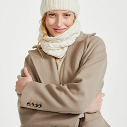 Mulranny Aran Diamond Stitch Mütze - Creme