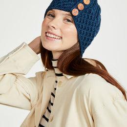 Shrule Merino Aran Mütze mit Bommel – Atlantikblau