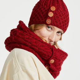 Shrule Merino Aran Mütze mit Bommel - Rot