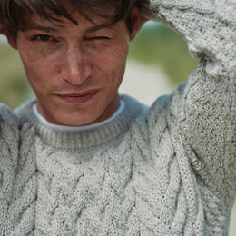 Pull ras du cou Aran pour homme Omey - Avoine