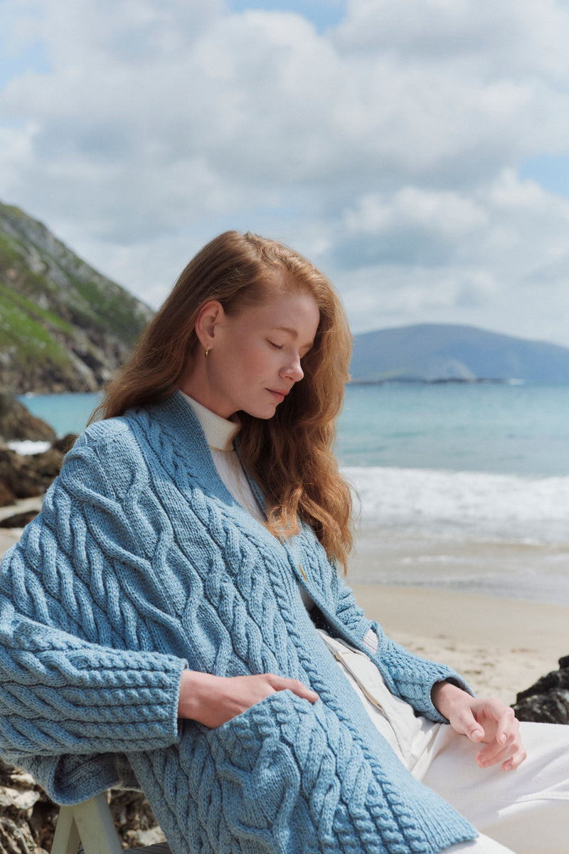 Cardigan cache-cœur en laine mérinos Knocknarea pour femme - Bleu