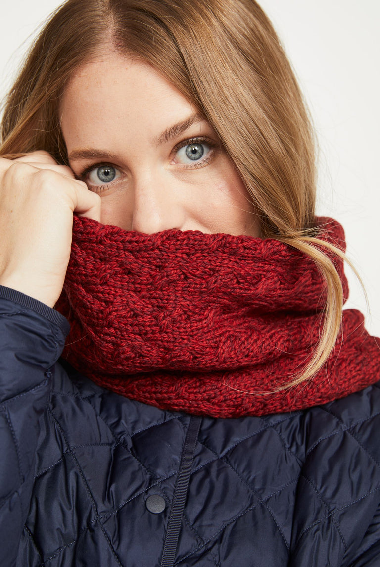 Newport Aran Cable Snood - Rua Red