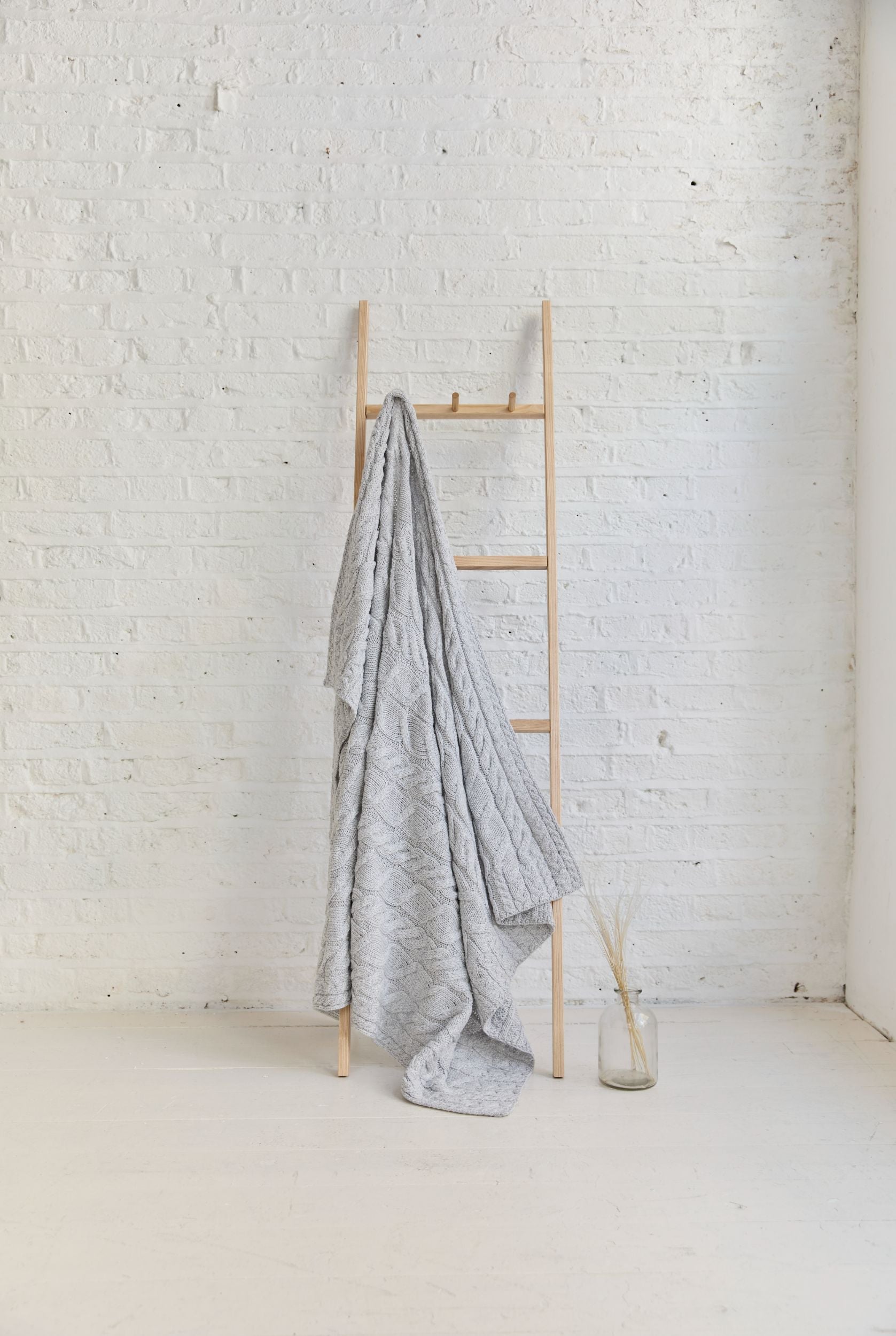 Merino wool, blankets, wool blanket, 100% wool blanket, wool blankets for sale, woollen blankets, knitwear, made in Ireland, Irish wool blankets, aran, grey