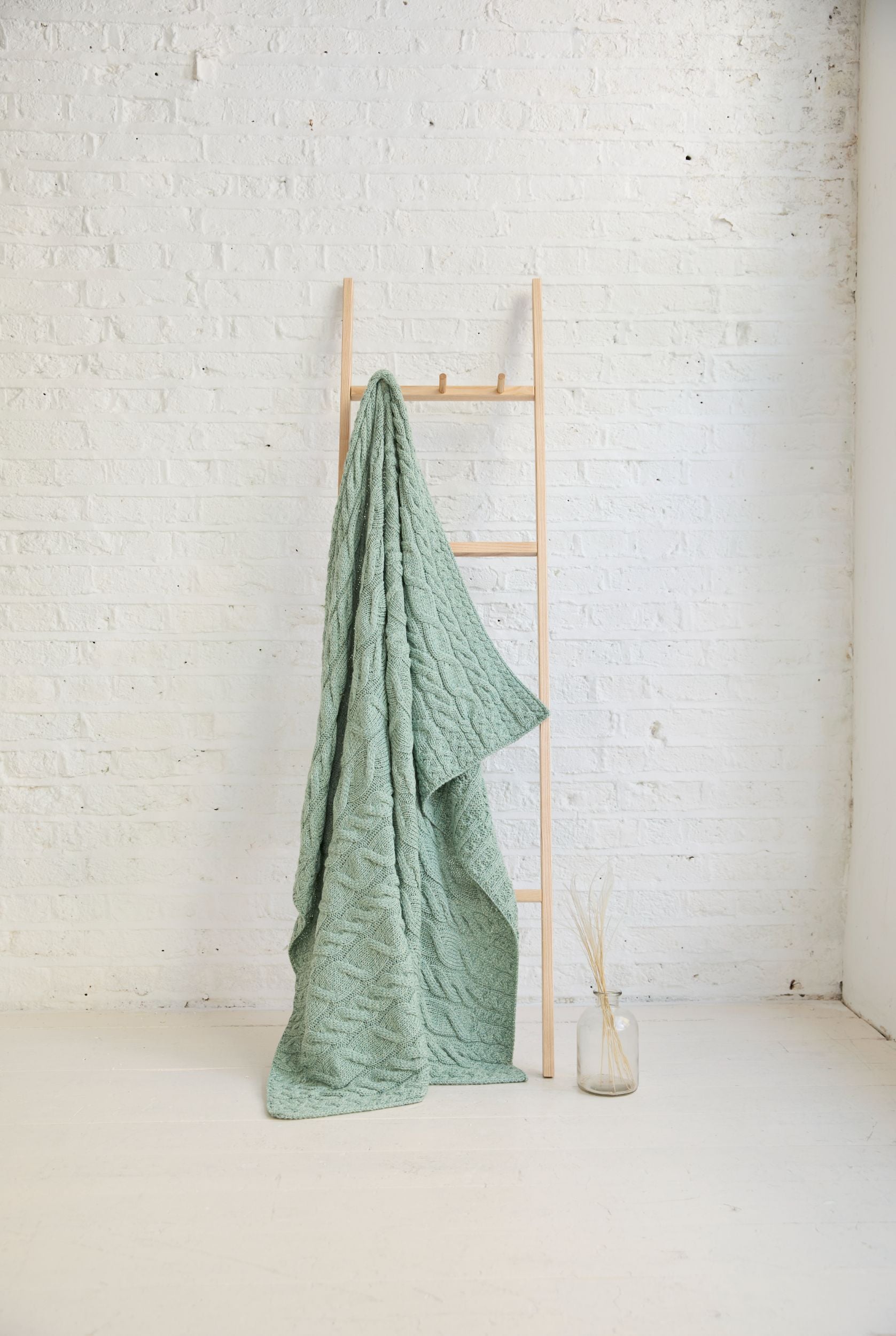Merino wool, blanket, wool blanket, 100% wool blanket, wool blankets for sale, woollen blankets, knitwear, made in Ireland, Irish wool blankets, aran, green