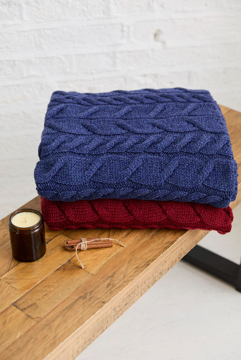 Couverture en torsade Aran ultra douce Silver Strand - Bleu marine