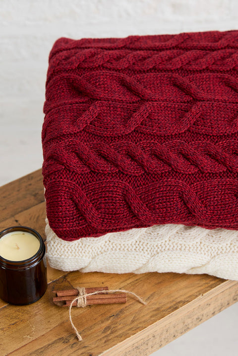 Couverture en torsade Aran ultra douce Silver Strand - Rouge