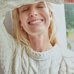 Listowel Damen Pullover mit Aran-Muster und Zopfmuster - Creme