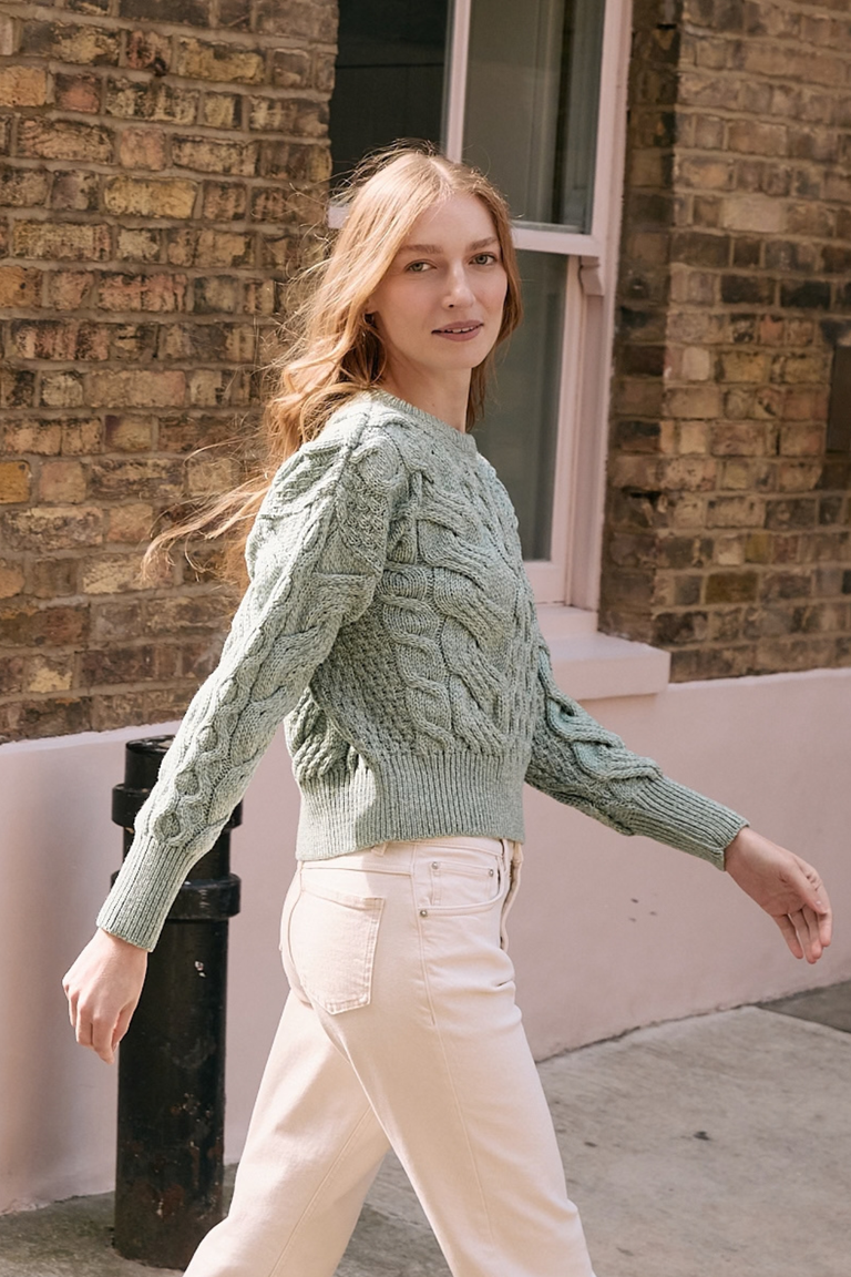Isla Supersoft Merino Crop Cable Sweater - Mint