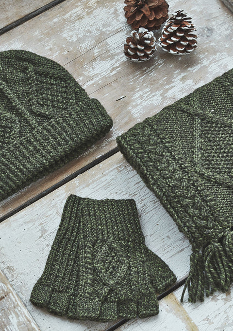 wool gloves, aran wool, knitwear, gift, Ireland, gloves, merino wool gloves， fingerless, cable knit