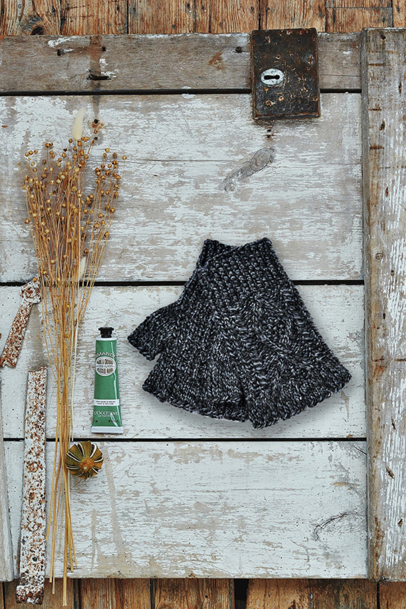 wool gloves, aran wool, knitwear, gift, Ireland, gloves, merino wool gloves， fingerless, cable knit