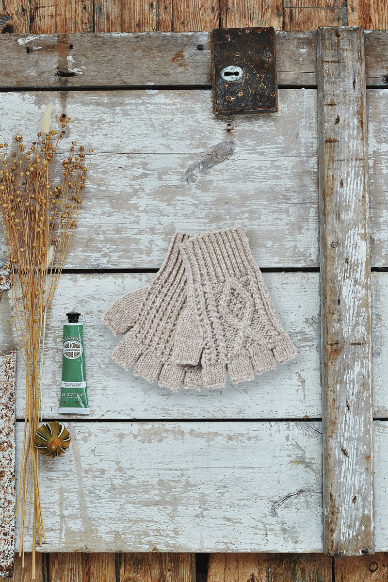wool gloves, aran wool, knitwear, gift, Ireland, gloves, merino wool gloves， fingerless, cable knit