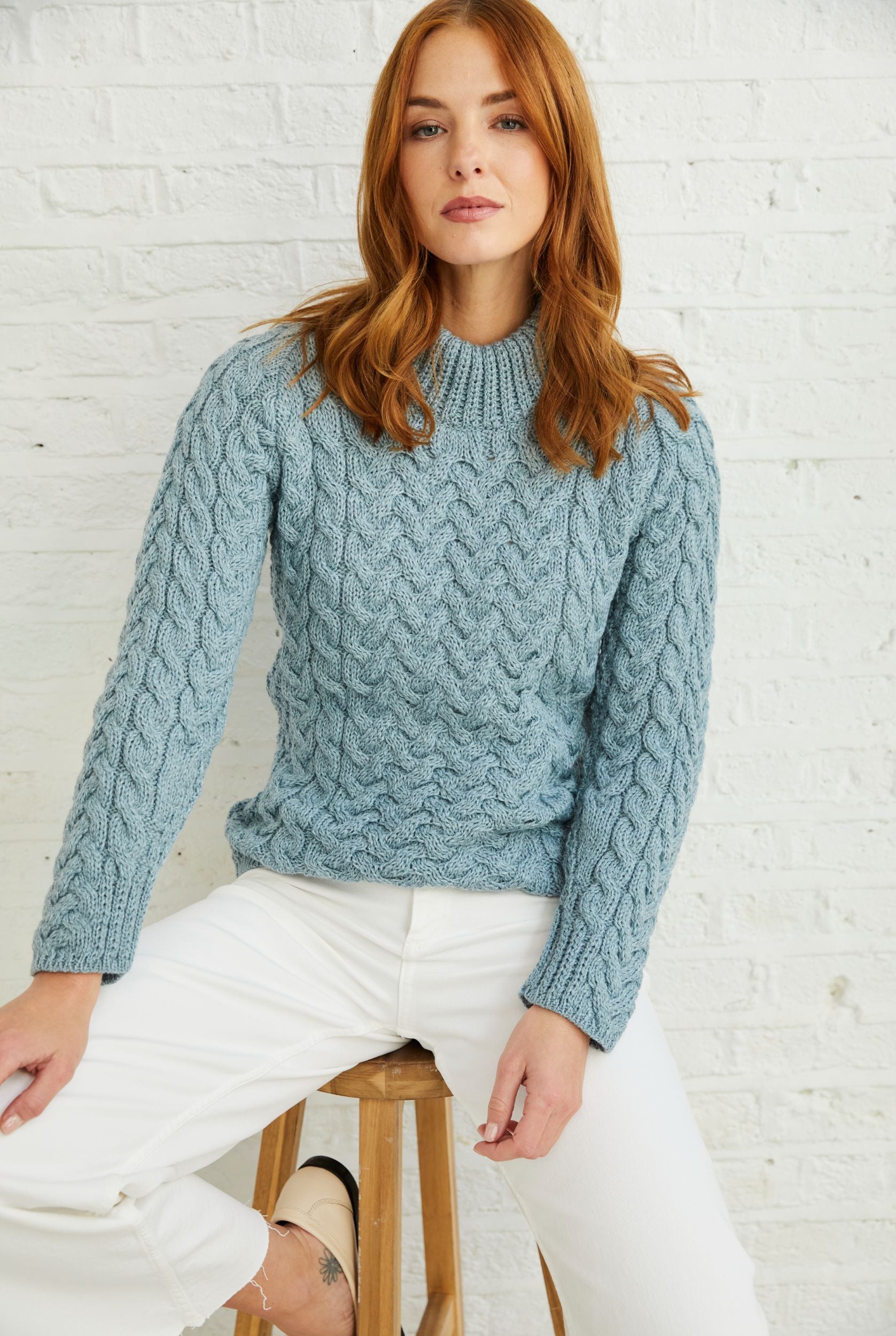Pull col rond en laine mérinos Aran pour femme de Knightstown Bleu